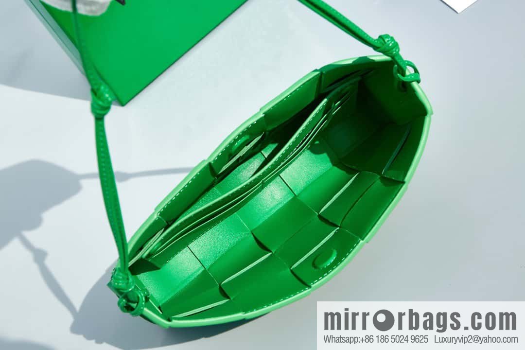 #BV 2023 Cassette Strap Underarm Bag, Model: 730543 Model 80846 Grass Green