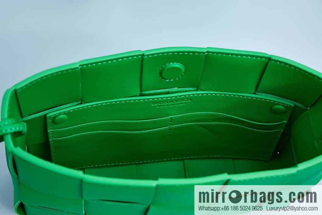 #BV 2023 Cassette Strap Underarm Bag, Model: 730543 Model 80846 Grass Green