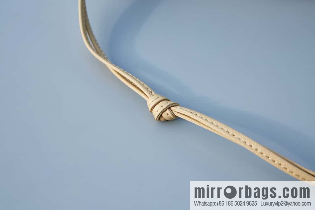 #BV 2023 Cassette Strap Underarm Bag, Model: 730543 Model 80846 Oatmeal