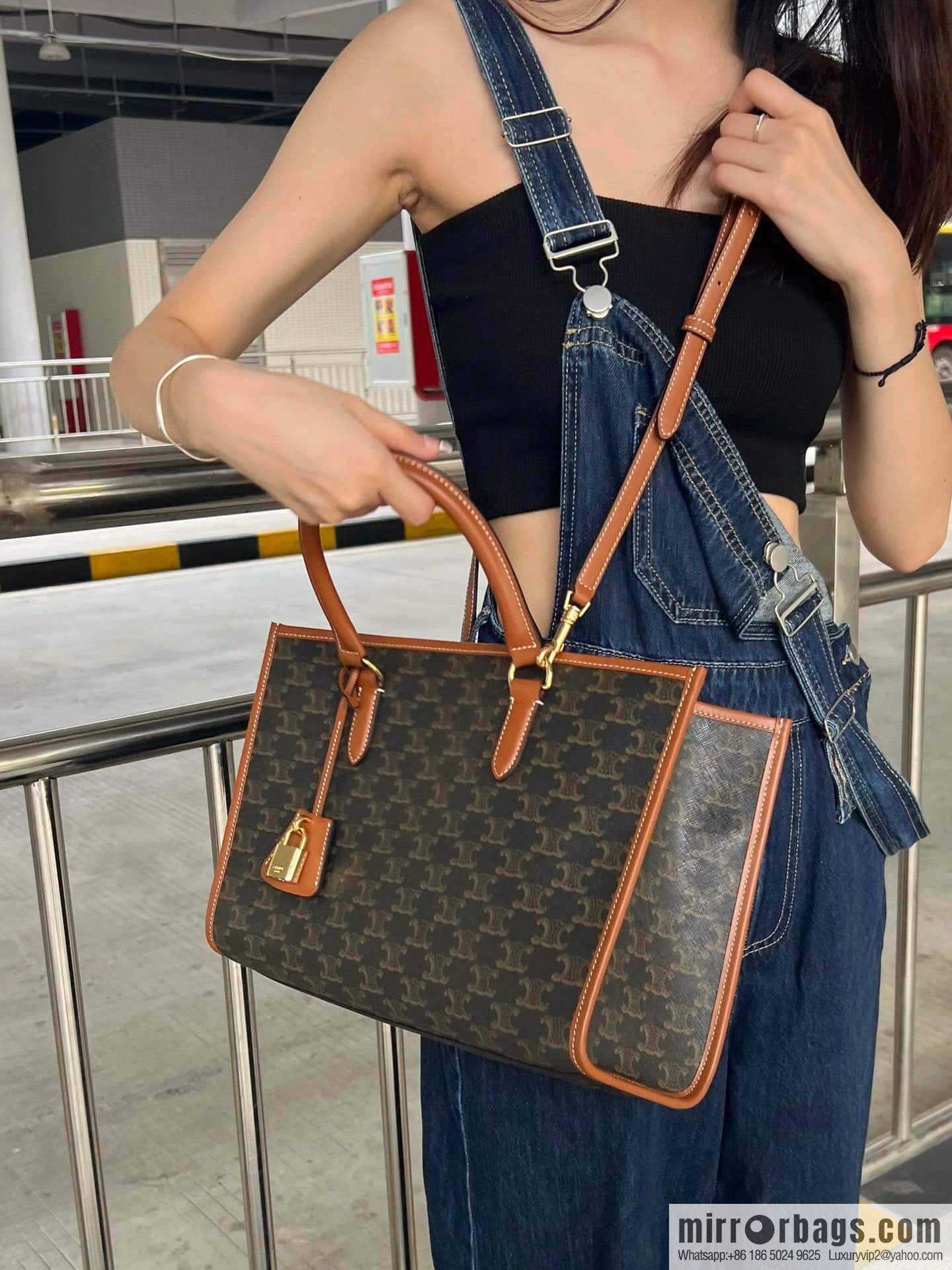 [Premium quality, all-steel hardware 】 𝗖𝗘𝗟𝗜𝗡𝗘 | horizontal tote small, model: 199742