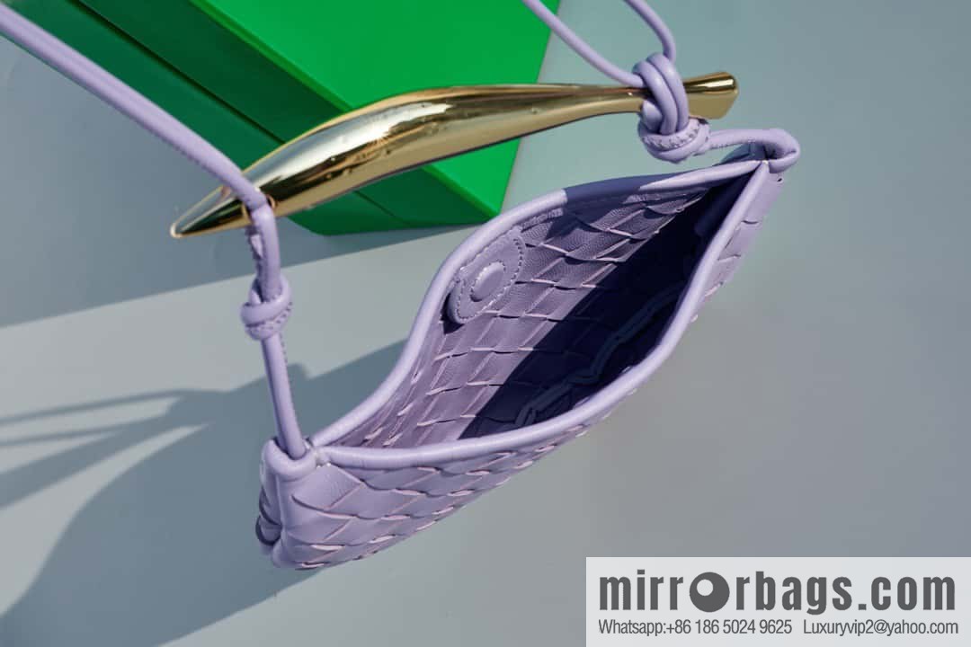 BottegaVeneta2023 new model, Baodiejia Bv spring and summer new mini sardines SARDINE model number: 744267 wisteria color