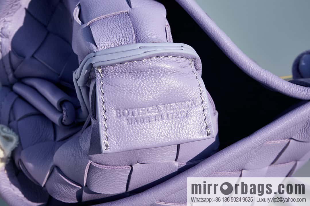 BottegaVeneta2023 new model, Baodiejia Bv spring and summer new mini sardines SARDINE model number: 744267 wisteria color