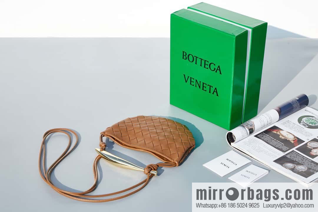 BottegaVeneta Bv spring and summer new mini sardines SARDINE model number: 744267 caramel color
