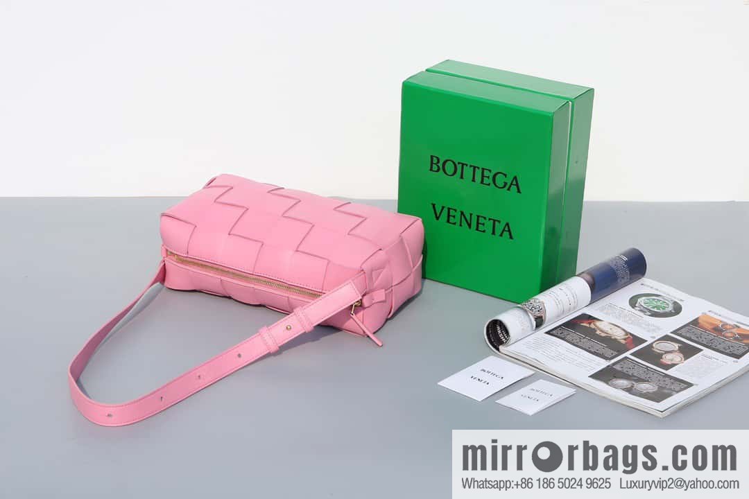 2022 autumn and winter latest armpit bag shoulder strap bag BRICK Cassette model number: 729166