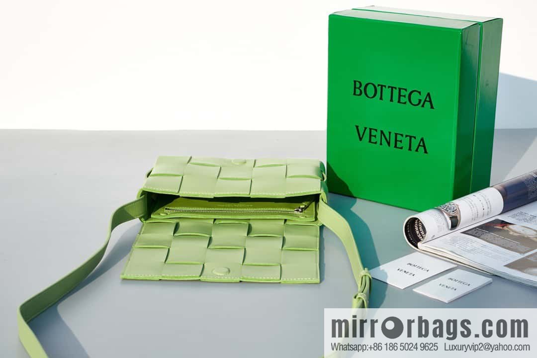 Bottega Veneta Number: 80820 #cassette weaving Rubik's Cube bag mint green