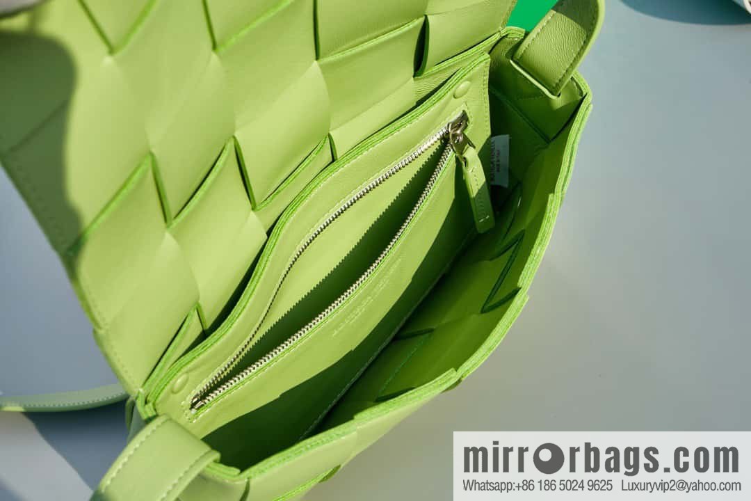 Bottega Veneta Number: 80820 #cassette weaving Rubik's Cube bag mint green
