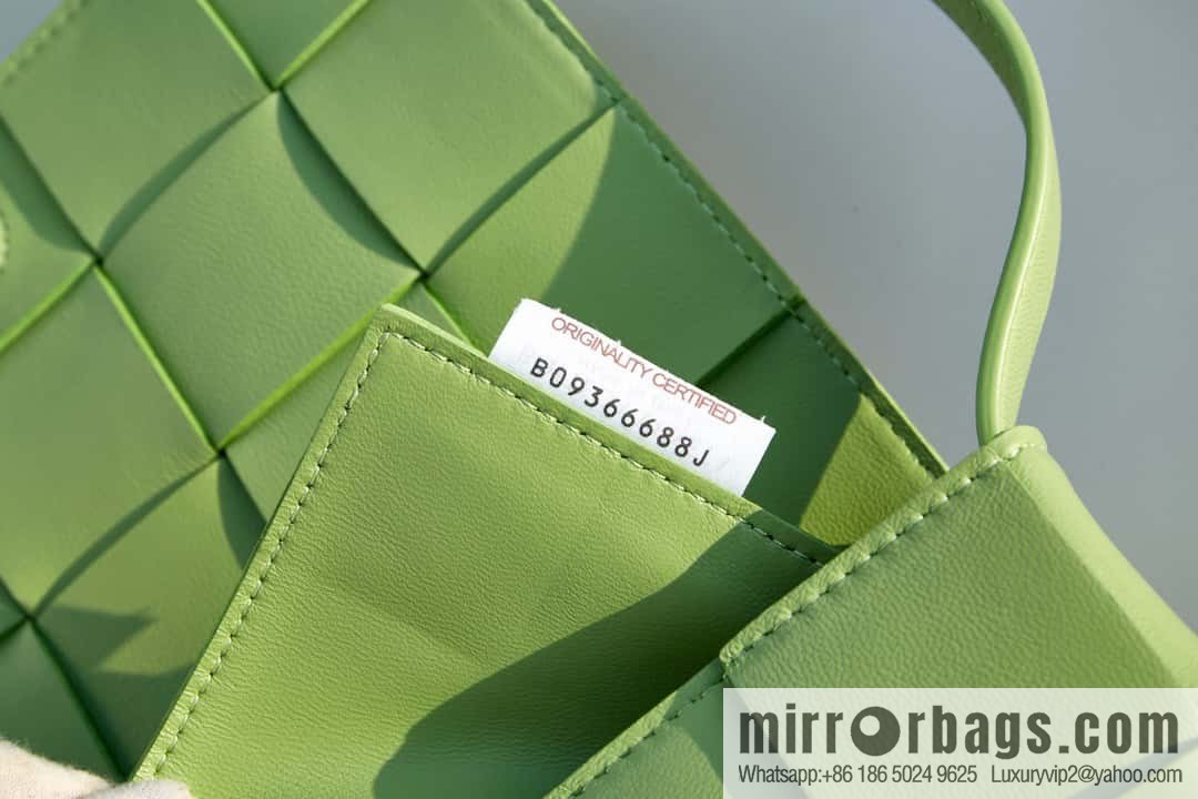 Bottega Veneta Number: 80820 #cassette weaving Rubik's Cube bag mint green