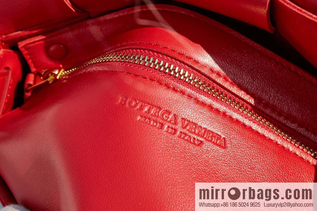 Bottega Veneta Number: 80820 #cassette braided Rubik's Cube bag, bright red