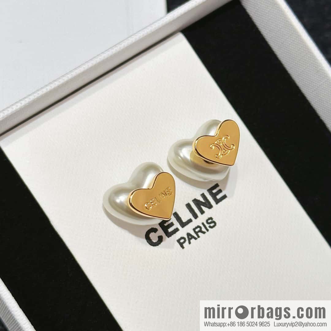 ❗️New ❗️ ☀️ New ☑️ Celine simple style peach heart love stud earrings ☀️