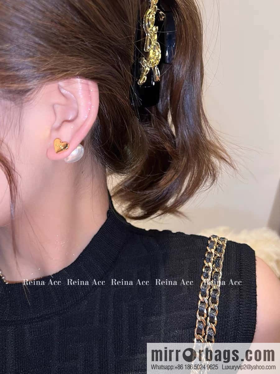 ❗️New ❗️ ☀️ New ☑️ Celine simple style peach heart love stud earrings ☀️