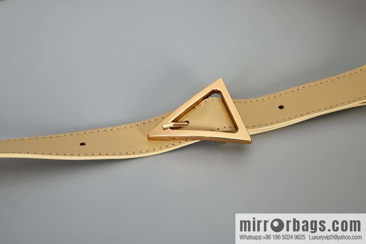 Bottega Veneta Padded Cassette Bag Model; 591970 BV Cassette Pillow Bag, Cassava Color