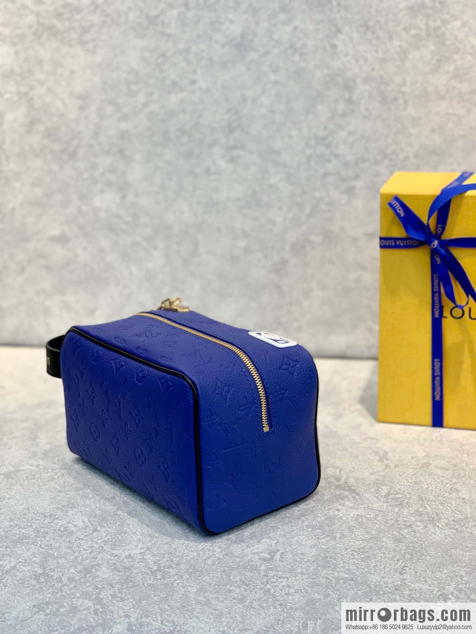 M21106 Wash Bag Dopp Kit Wash Bag