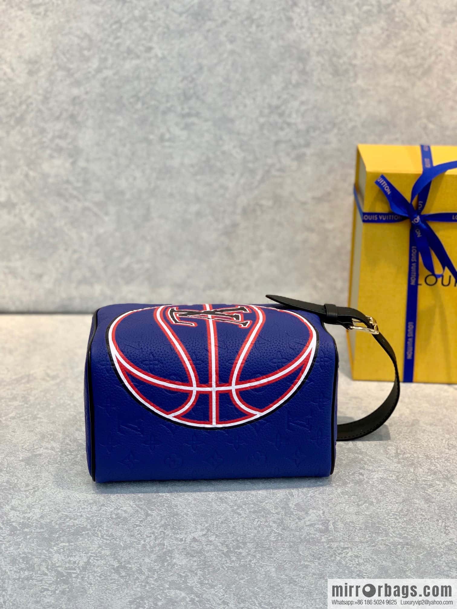 M21106 Wash Bag Dopp Kit Wash Bag