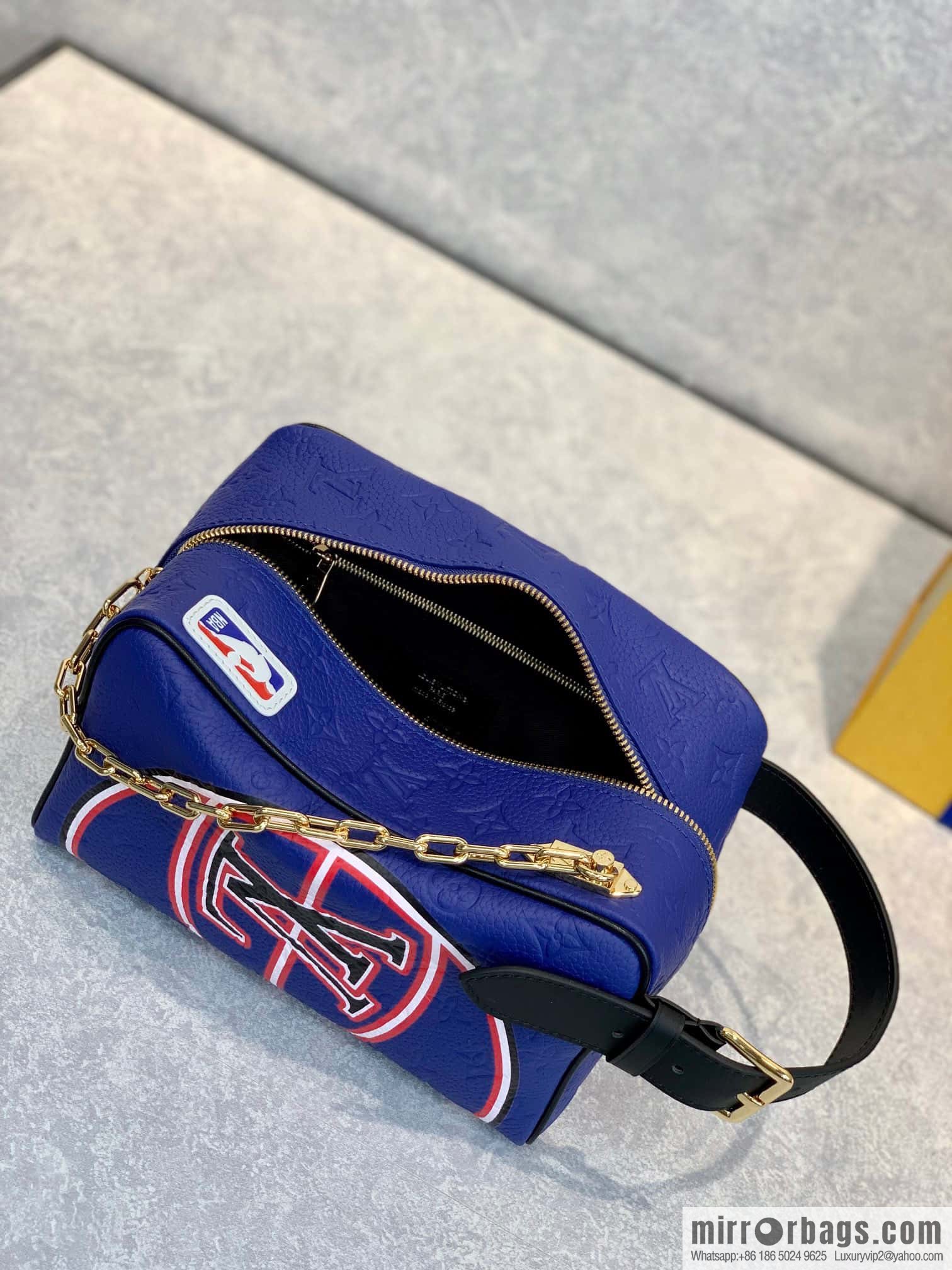 M21106 Wash Bag Dopp Kit Wash Bag