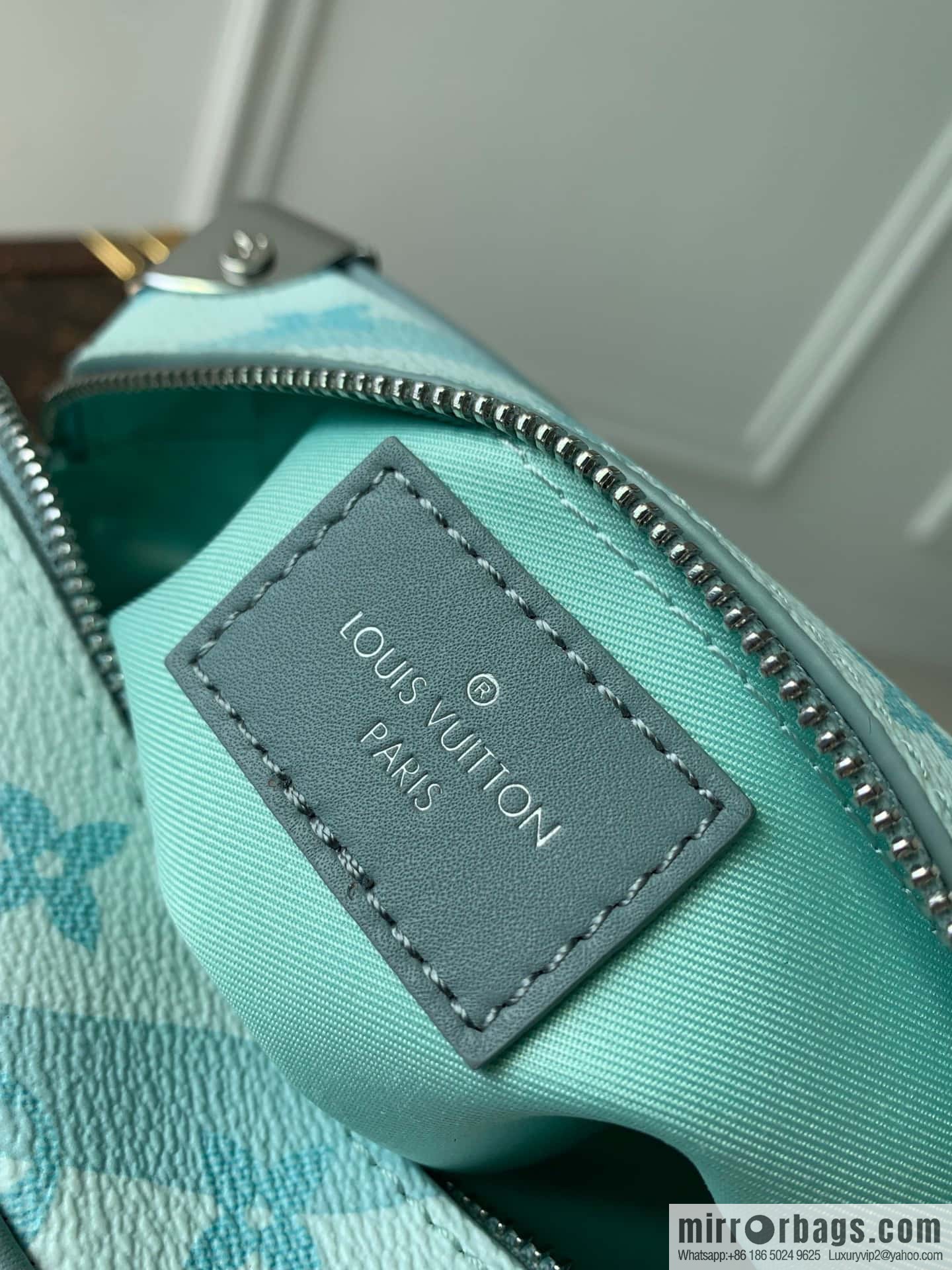 M22588 Tiffany & Co. Green, Box Bag Box Series Mini Soft Trunk Handbag