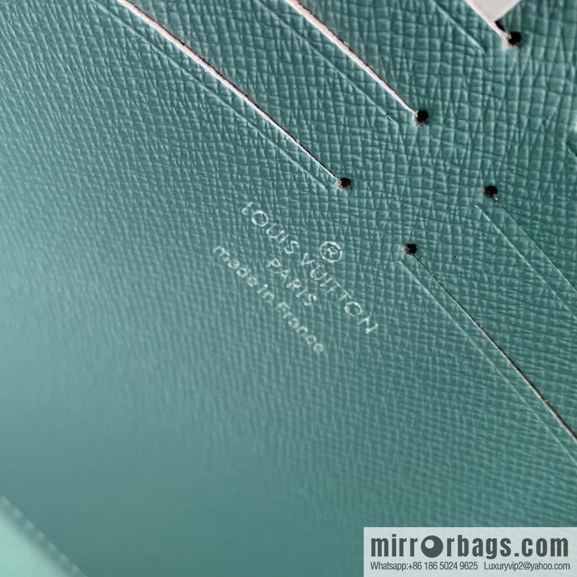 M22763 Pochette Voyage medium clutch bag