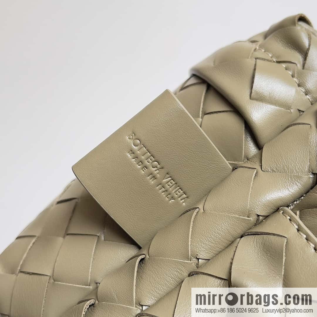 #Bv new men's backpack 730728 classic woven backpack model number: 730728 taupe