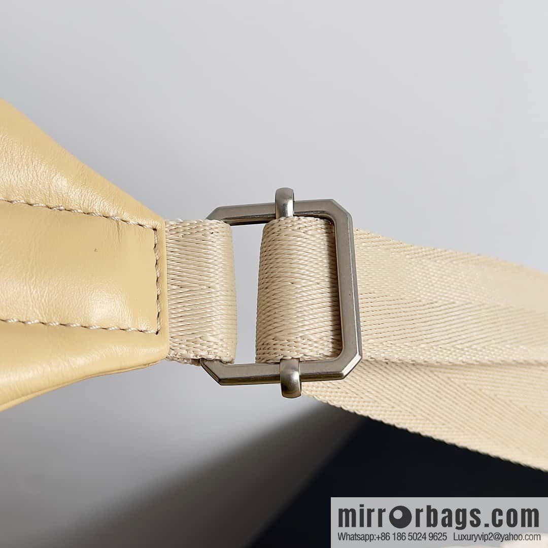 #Bv new men's backpack 730728 classic woven backpack model number: 730728 oat color