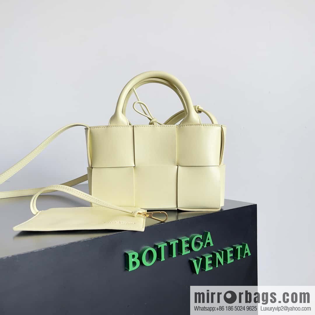 BV super mini tote bag 20cm ice cream color, model number: 729029.