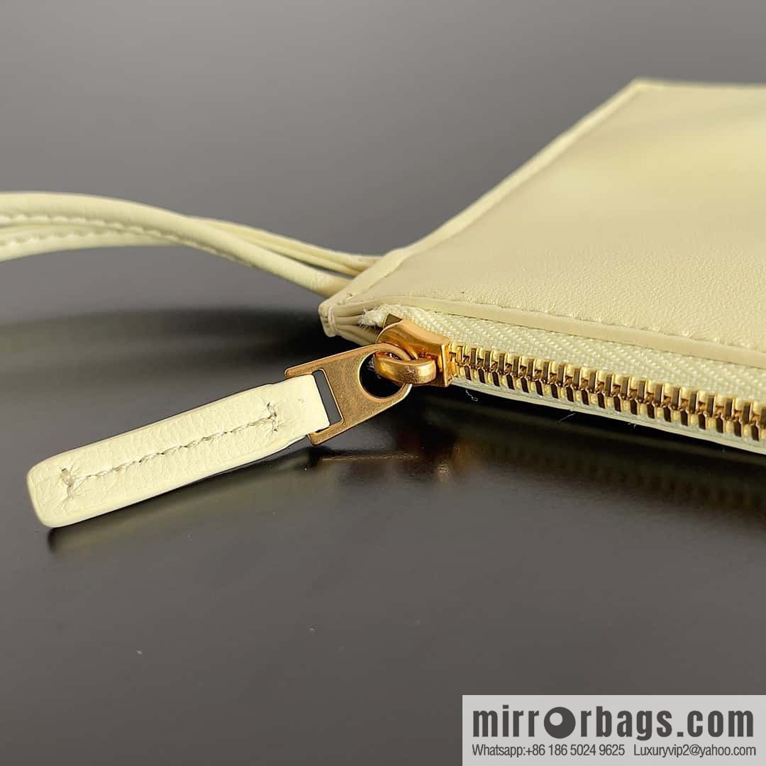 BV super mini tote bag 20cm ice cream color, model number: 729029.