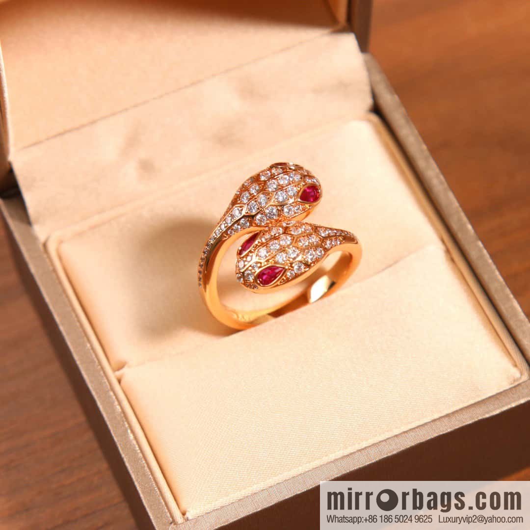 ☀BVLGARI SERPENTI SEDUTTORI Liu Guang Snake Shadow, Snakehead Ring ☀️