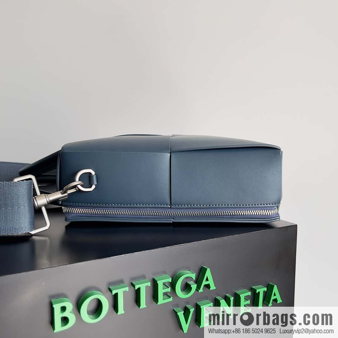 Bottega Veneta Large Braided Men's Briefcases Model 680120 Dark Blue