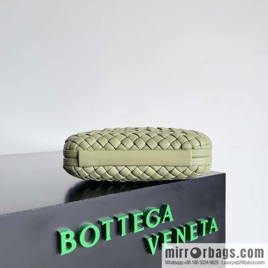 BottegaVeneta BV Knot | minaudiere: 717622 sheepskin