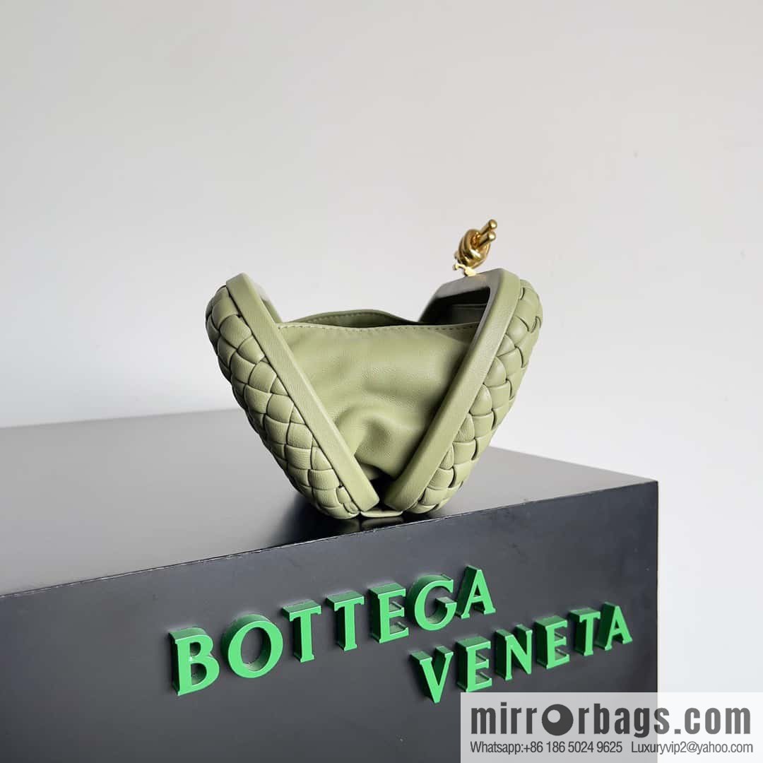 BottegaVeneta BV Knot | minaudiere: 717622 sheepskin