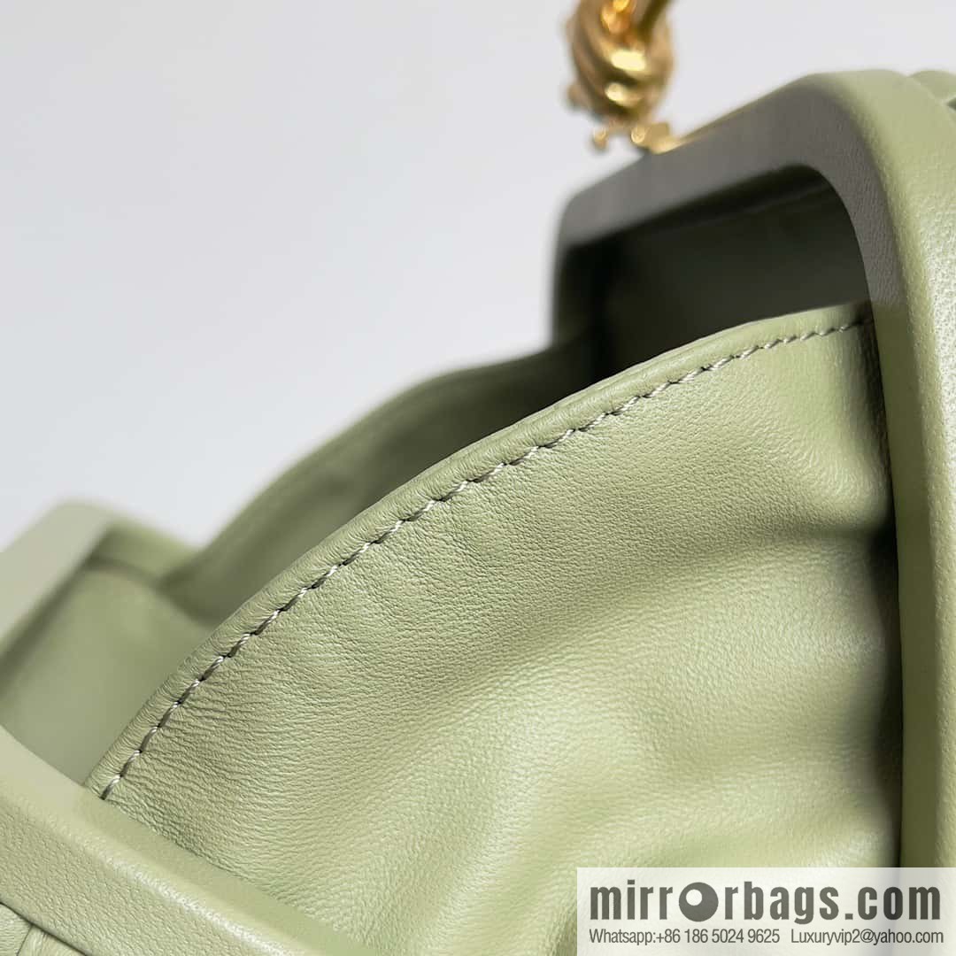 BottegaVeneta BV Knot | minaudiere: 717622 sheepskin