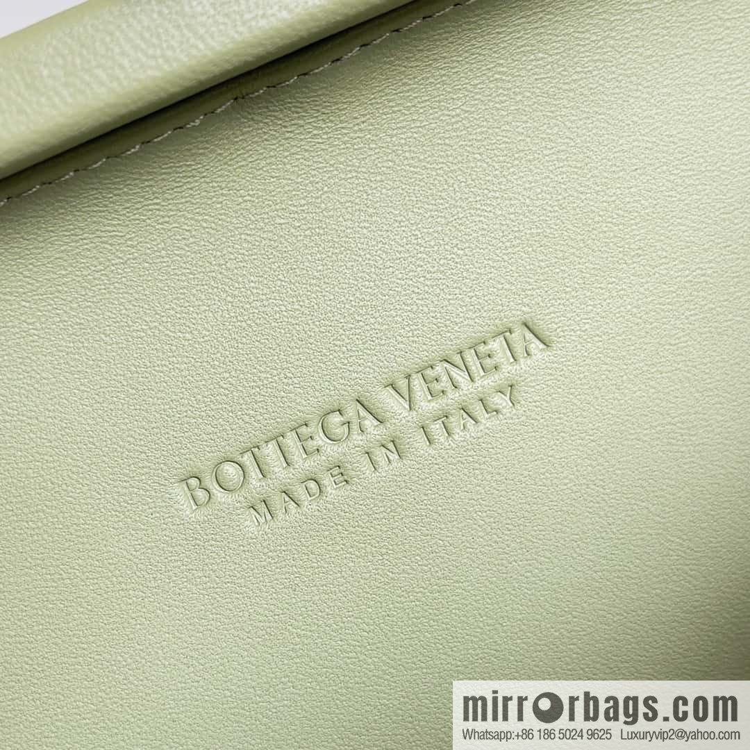 BottegaVeneta BV Knot | minaudiere: 717622 sheepskin