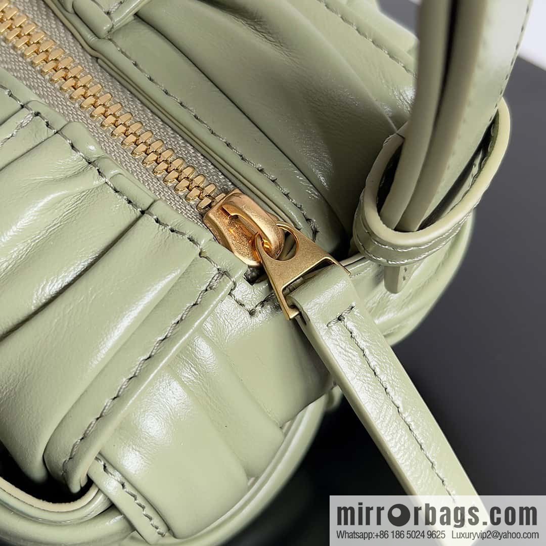 BV new Bottega Veneta 2022 autumn and winter armpit bag, model number: 736233 travertine green