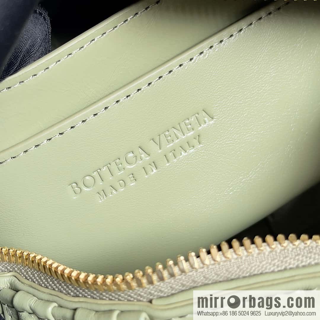 BV new Bottega Veneta 2022 autumn and winter armpit bag, model number: 736233 travertine green
