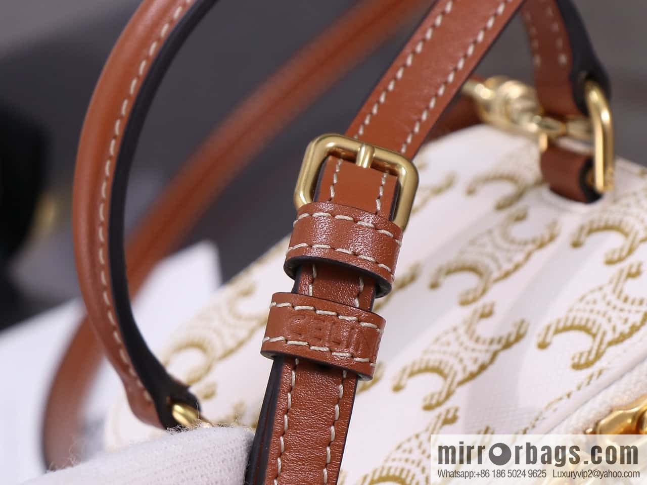 Premium quality, all steel hardware 𝗖𝗘𝗟𝗜𝗡𝗘 | 𝗧𝗥𝗜𝗢𝗠𝗣𝗛𝗘 𝗖𝗔𝗡𝗩𝗔𝗦 mini pouch/small box, model: 10J762