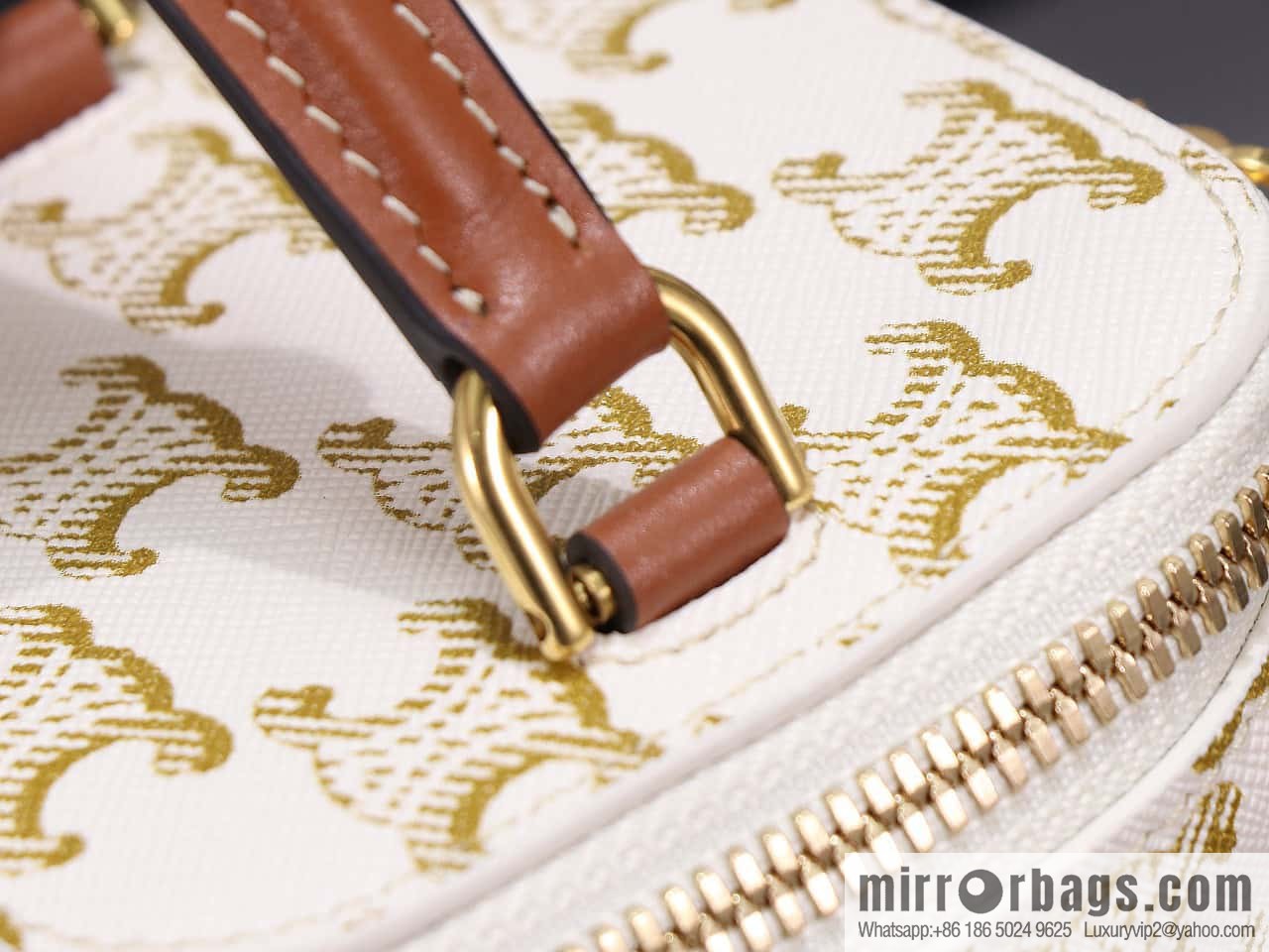 Premium quality, all steel hardware 𝗖𝗘𝗟𝗜𝗡𝗘 | 𝗧𝗥𝗜𝗢𝗠𝗣𝗛𝗘 𝗖𝗔𝗡𝗩𝗔𝗦 mini pouch/small box, model: 10J762