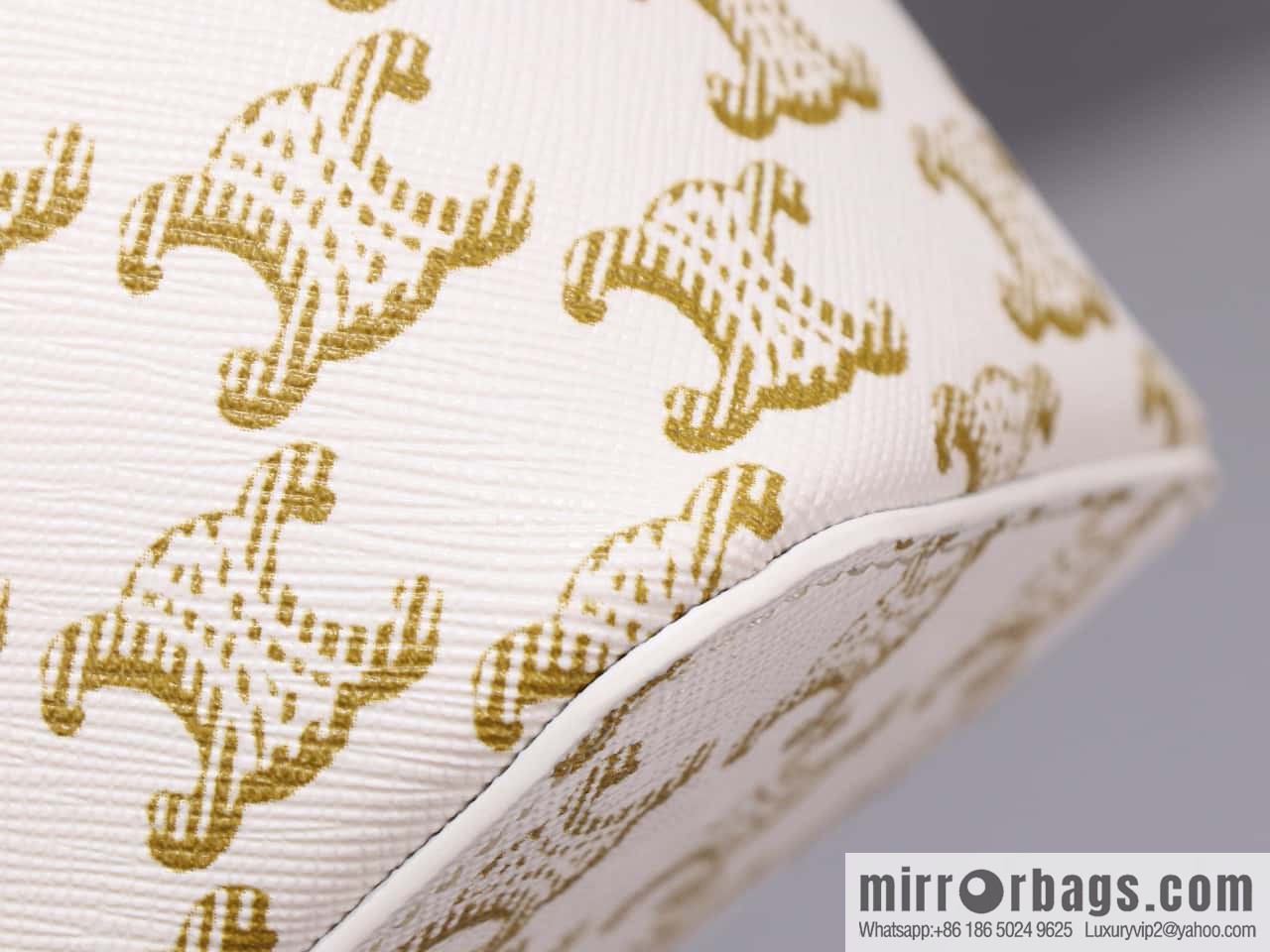 Premium quality, all steel hardware 𝗖𝗘𝗟𝗜𝗡𝗘 | 𝗧𝗥𝗜𝗢𝗠𝗣𝗛𝗘 𝗖𝗔𝗡𝗩𝗔𝗦 mini pouch/small box, model: 10J762