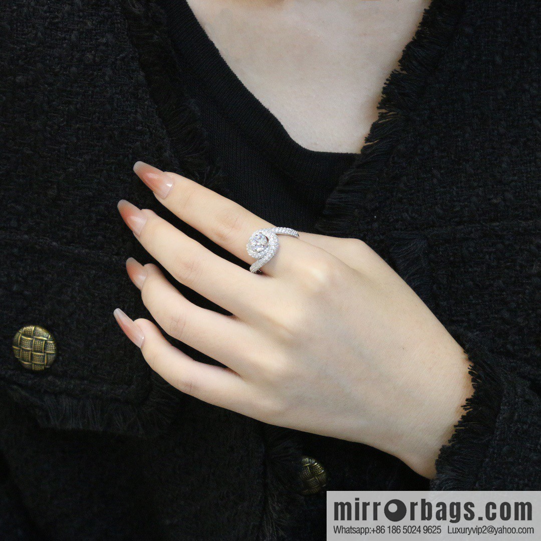 ☀️Cartier single diamond twist ring ☀️