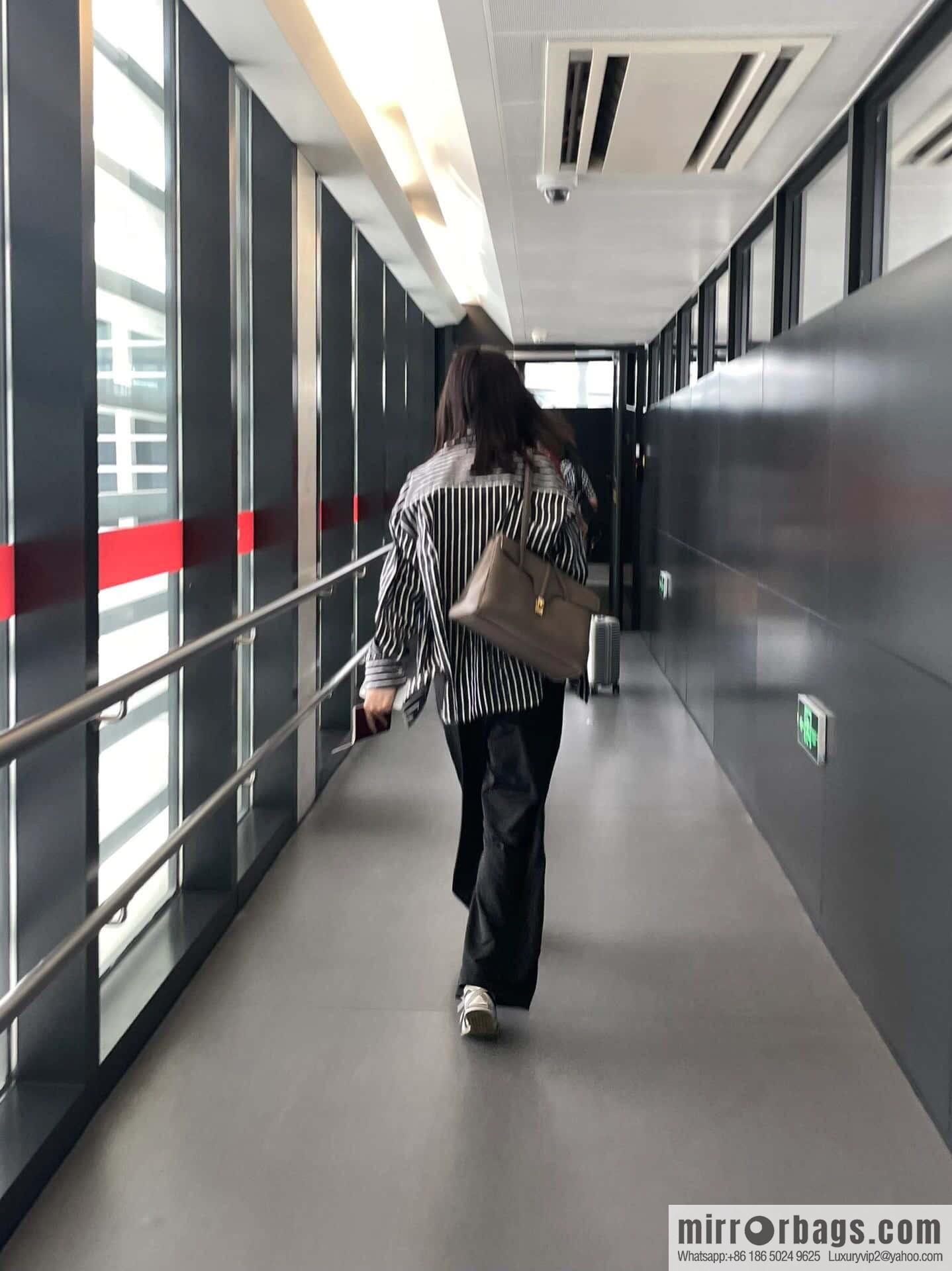 [Premium quality, all-steel hardware 】 𝗖𝗘𝗟𝗜𝗡𝗘 | SOFT 16 medium, model: 195543