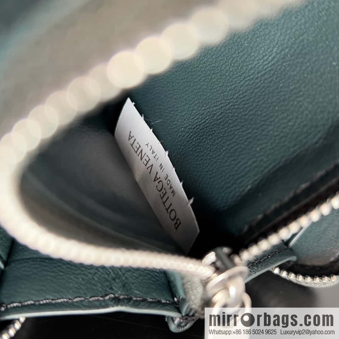 #Bv Men's woven wallet model number: 593217 dark green