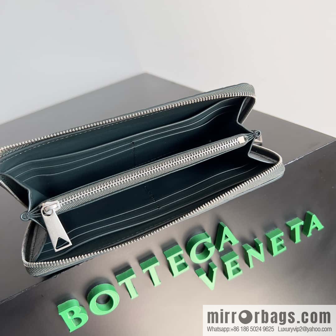 #Bv Men's woven wallet model number: 593217 dark green