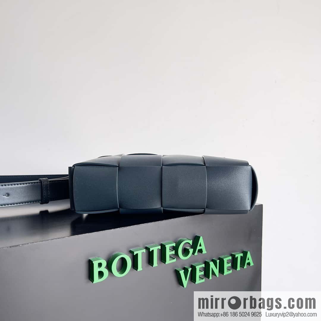 BV Men's Camera Bag BV Men's 2023 SS Pre Spring New Camera, Model Number: 730027 Dark Blue