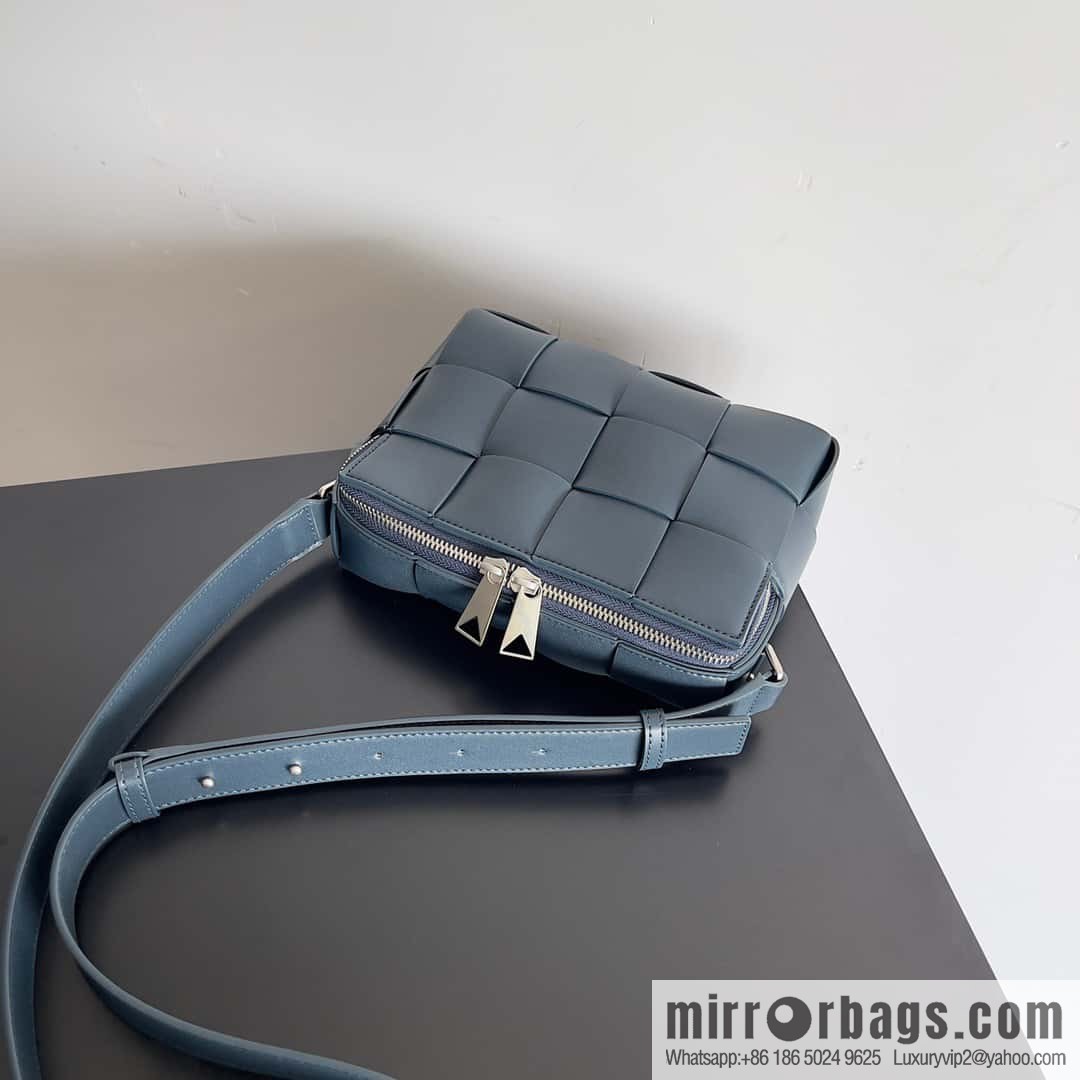 BV Men's Camera Bag BV Men's 2023 SS Pre Spring New Camera, Model Number: 730027 Dark Blue