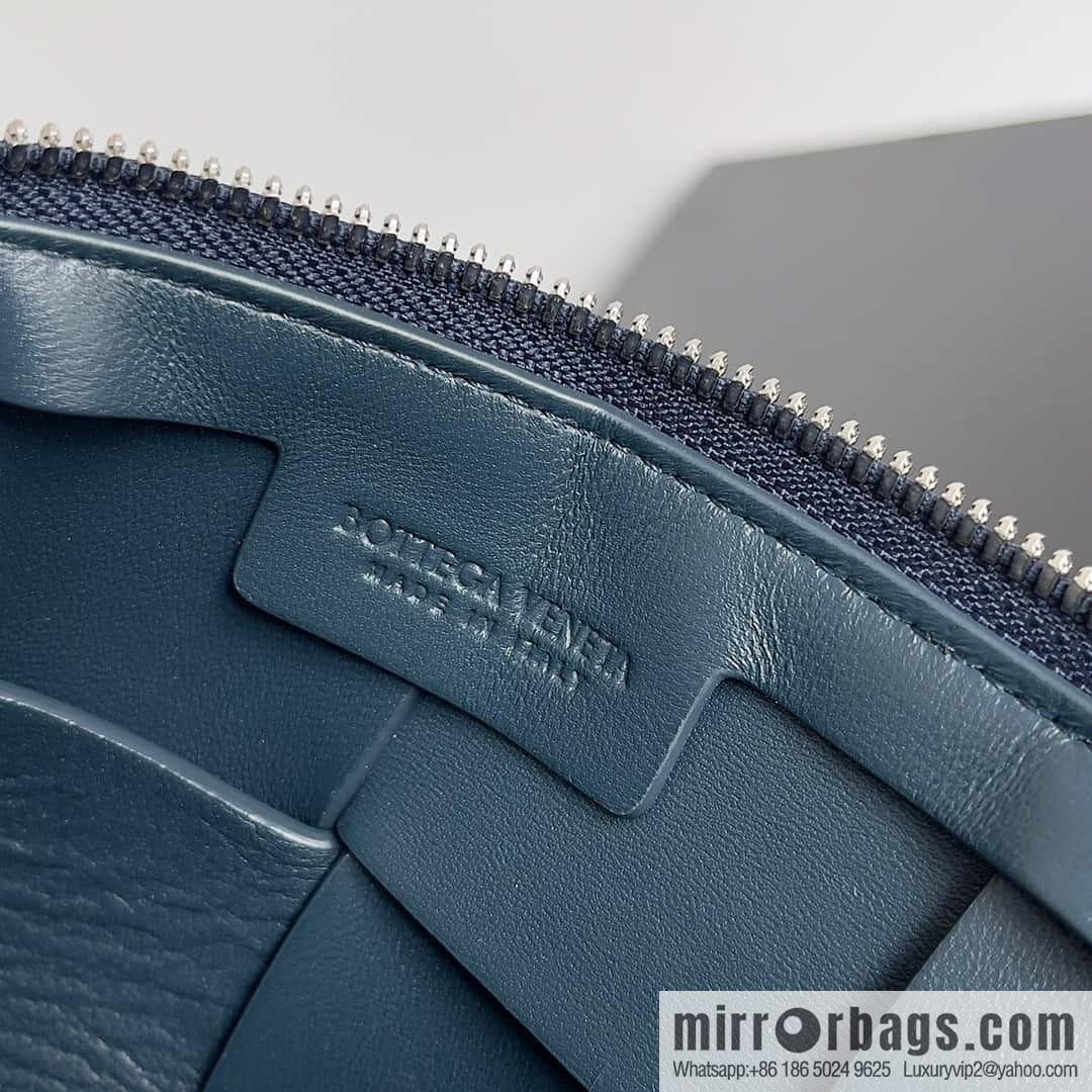 BV Men's Camera Bag BV Men's 2023 SS Pre Spring New Camera, Model Number: 730027 Dark Blue