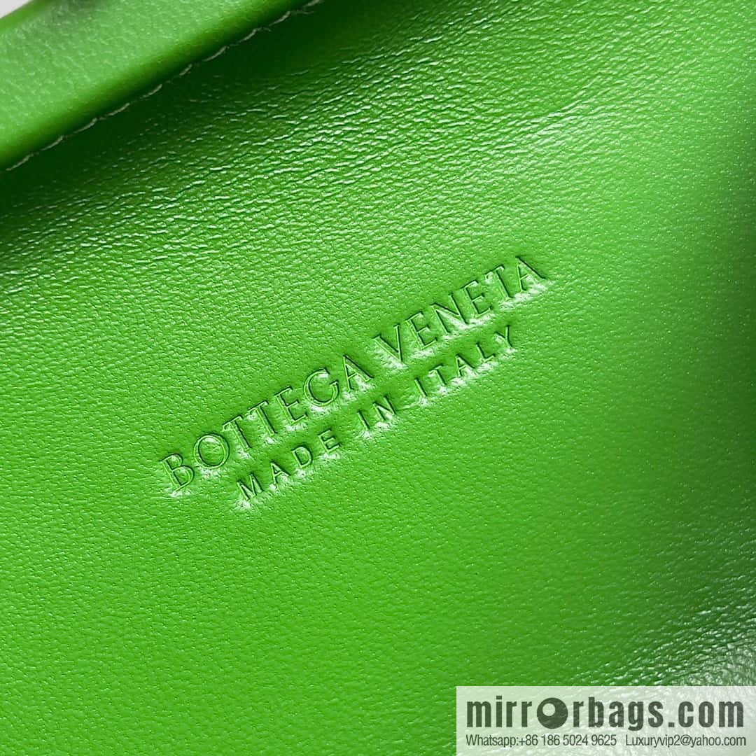 BottegaVeneta BV Knot | minaudiere: 717622 sheepskin green pepper