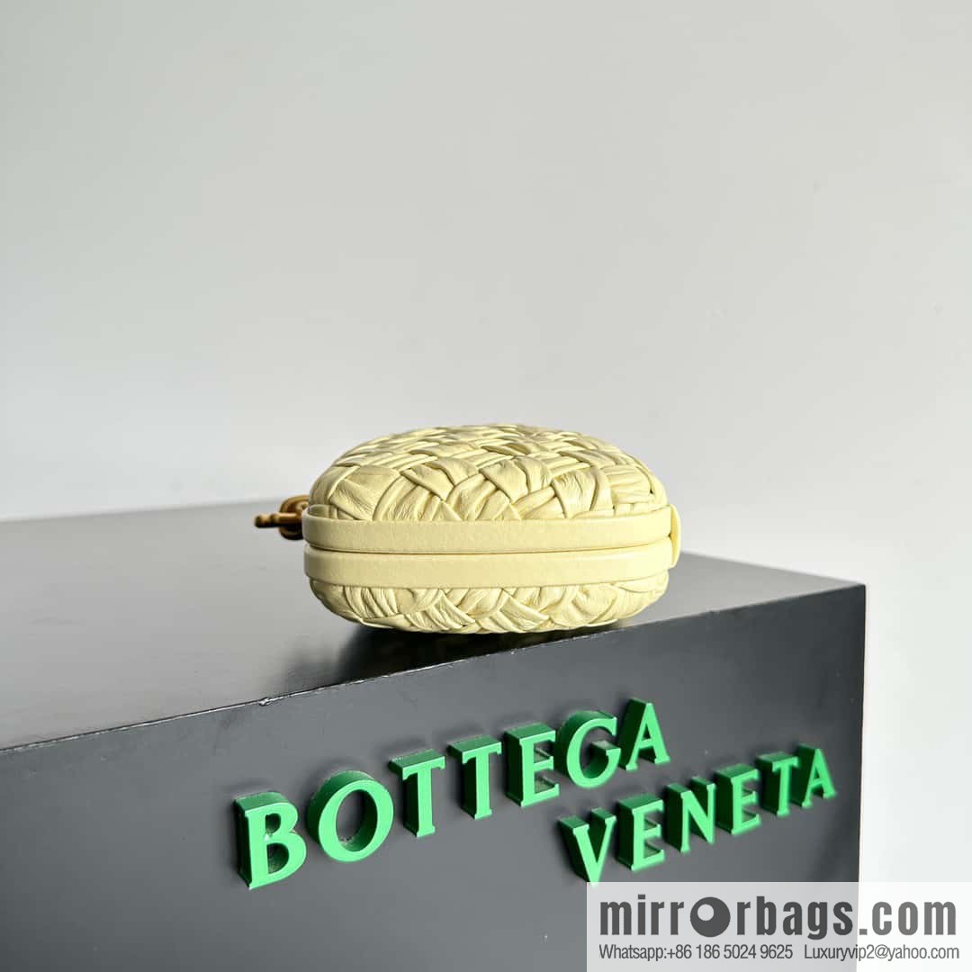 Bottega Veneta BV Knot | minaudiere: 717622 Ice Cream Color