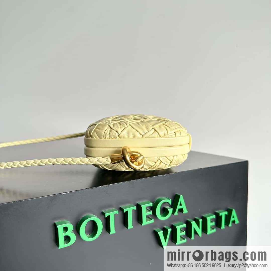 Bottega Veneta BV Knot | minaudiere: 717623 Ice Cream Color