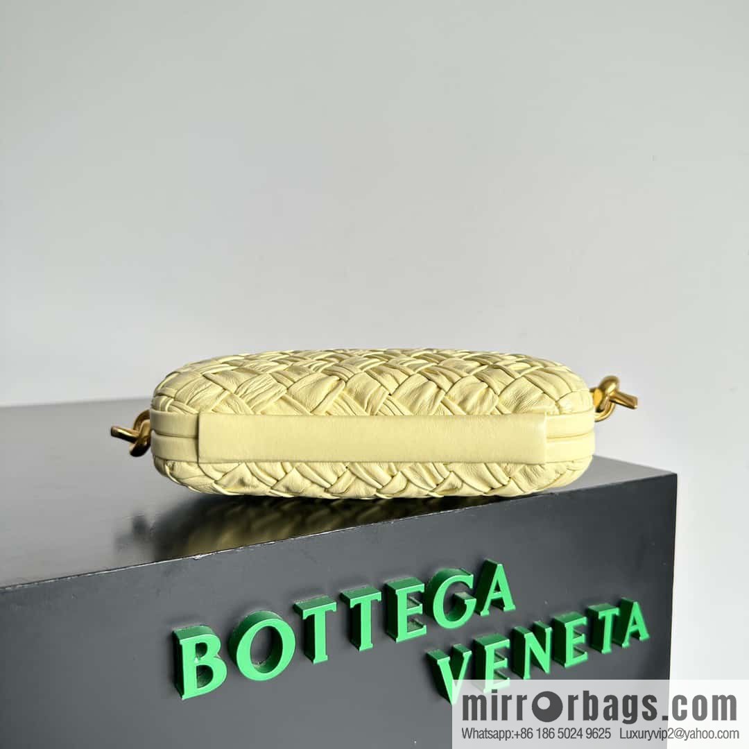 Bottega Veneta BV Knot | minaudiere: 717623 Ice Cream Color
