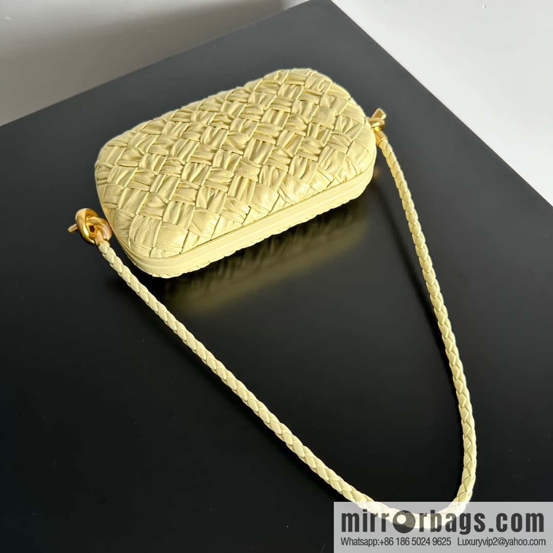 Bottega Veneta BV Knot | minaudiere: 717623 Ice Cream Color