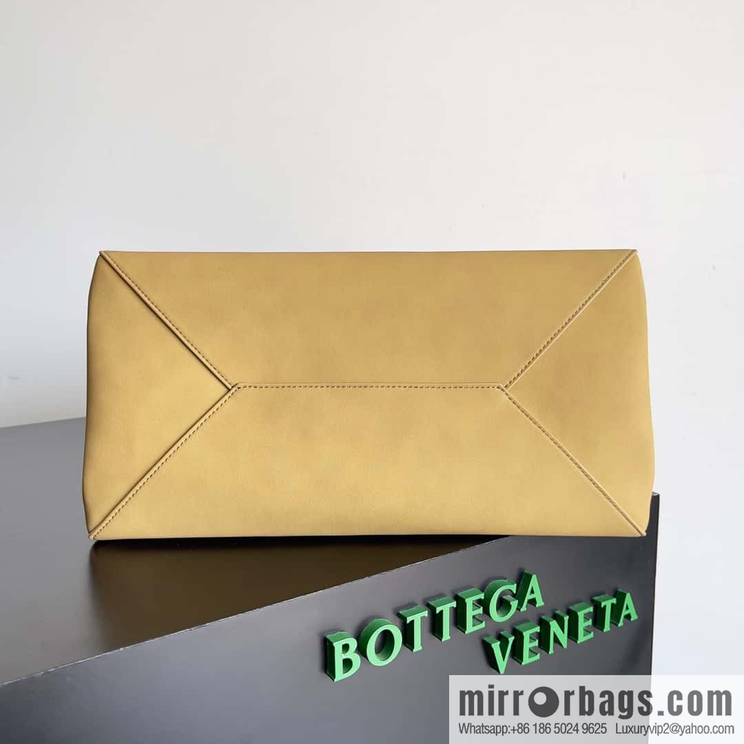 Bv 2023 early autumn new product Brown Bag fun kraft paper bag, model number: 741557 large leather paper tray