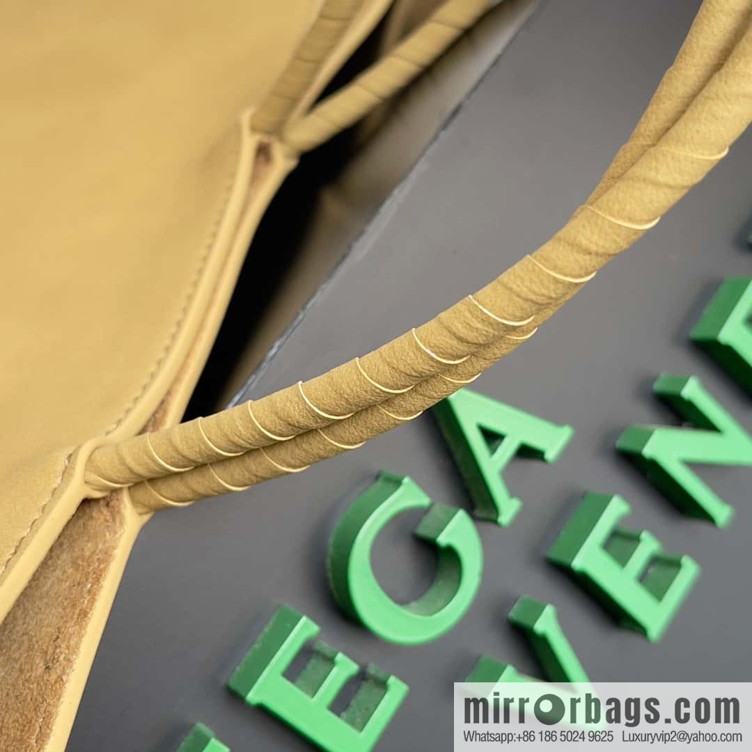 Bv 2023 early autumn new product Brown Bag fun kraft paper bag, model number: 741557 large leather paper tray