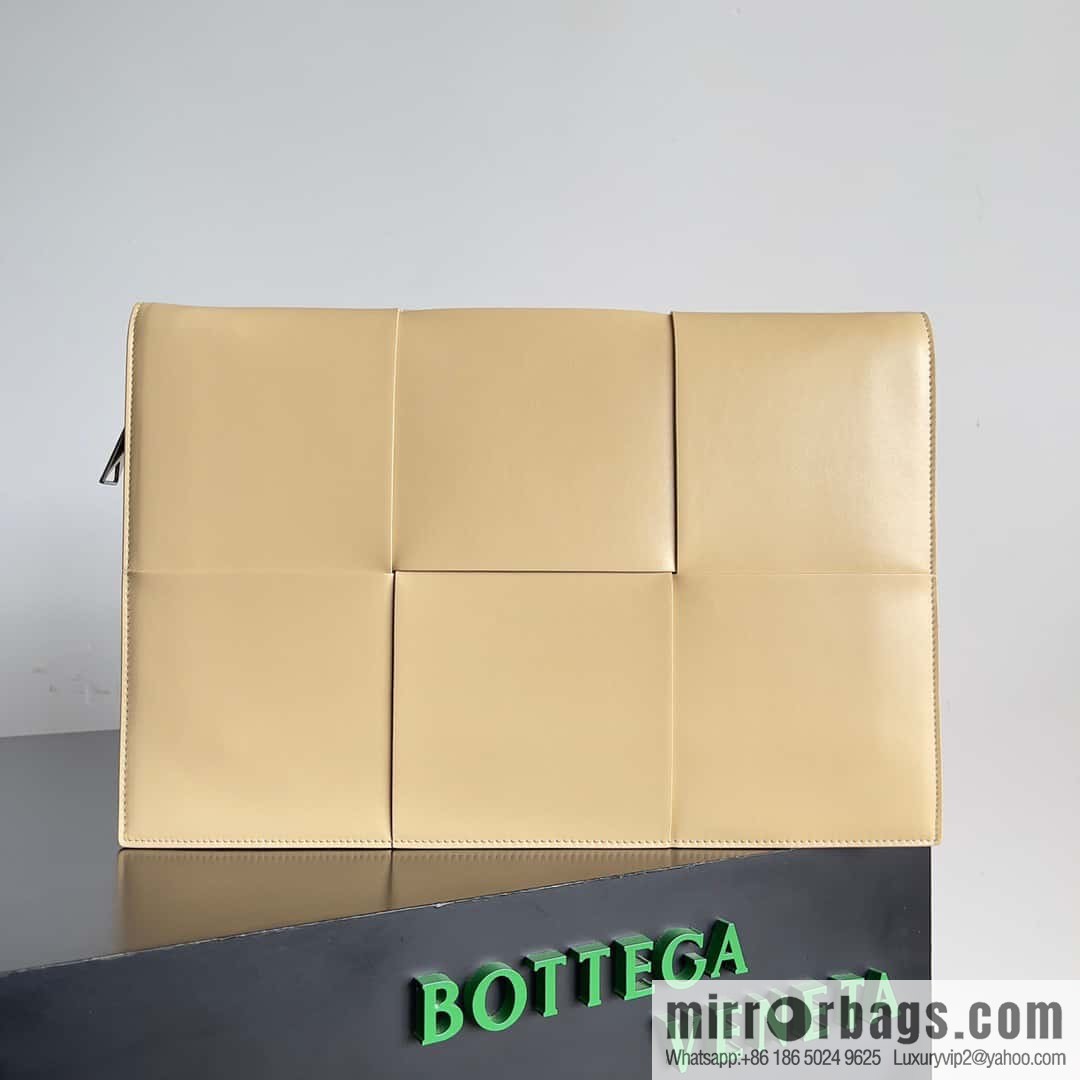 B new product, large woven single zipper clutch bag model 680169 oat color